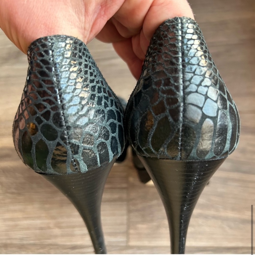 Michael x Michael Kors Black Leather Peep Toe Heels | 9 - Picture 6 of 10